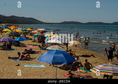 August 15, 2017 - Punta Ala-Follonica, Tuscany, Italy - Punta Ala, Italy-August 15, 2017: Ferragosto in Tuscany the traditional holiday of Italian holidays in Punta Ala, Italy Credit: Stefano Guidi/ZUMA Wire/Alamy Live News Stock Photo