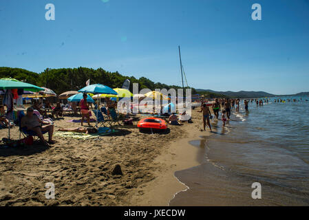 August 15, 2017 - Punta Ala-Follonica, Tuscany, Italy - Punta Ala, Italy-August 15, 2017: Ferragosto in Tuscany the traditional holiday of Italian holidays in Punta Ala, Italy Credit: Stefano Guidi/ZUMA Wire/Alamy Live News Stock Photo