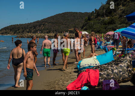 August 15, 2017 - Punta Ala-Follonica, Tuscany, Italy - Punta Ala, Italy-August 15, 2017: Ferragosto in Tuscany the traditional holiday of Italian holidays in Punta Ala, Italy Credit: Stefano Guidi/ZUMA Wire/Alamy Live News Stock Photo