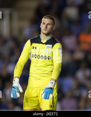 Reading, UK. 15th Aug, 2017. Goalkeeper Sam Johnstone (on loan for Manchester United) of Aston Villa during the Sky Bet Championship match between Reading and Aston Villa at the Madejski Stadium, Reading, England on 15 August 2017. Photo by Andy Rowland / PRiME Media Images. **EDITORIAL USE ONLY FA Premier League and Football League are subject to DataCo Licence. Credit: Andrew Rowland/Alamy Live News Stock Photo