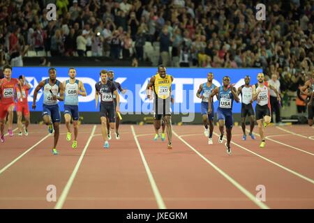 London, UK. 12th Aug, 2017. (L-R) Zhang Peimeng (CHN), Nethaneel Mitchell-Blake (GBR), Christophe Lemaitre (FRA), Usain Bolt (JAM), Christian Coleman (USA), Ramil Guliyev (TUR) Athletics : Usain Bolt of Jamaica pulls up injured in the Men's 4x100m Relay Final on day nine of the IAAF World Championships London 2017 at The London Stadium in London, UK . Credit: FAR EAST PRESS/AFLO/Alamy Live News Stock Photo