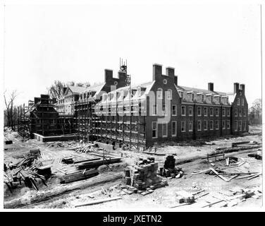 Alumni Memorial Residences AMR looking North, Scaffolding still in place among some sections, and plenty of construction material still on site, 1923. Stock Photo