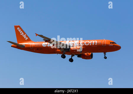 G-EZUI Airbus A320-214 in 200th aircraft EasyJet livery in flight over ...