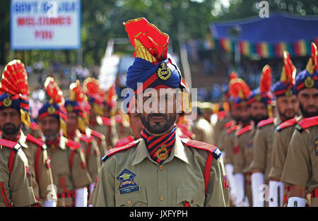 India. 15th Aug, 2017. An Indian police man participates in the official celebrations for India's Independence Day at Bakshi Stadium in Srinagar, the summer capital of Indian administered Kashmir on 15 August 2017. A complete shutdown called by Kashmiri separatists leader and an appeal of black day is being observed across Kashmir on August 15, 2017. Credit: Faisal Khan/Pacific Press/Alamy Live News Stock Photo