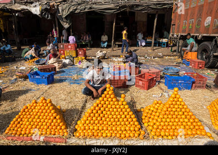 India, West Bengal, Kolkata, fruit market Stock Photo