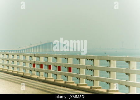 The King Fahd Causeway bridge between Saudi Arabia and Bahrain Stock Photo
