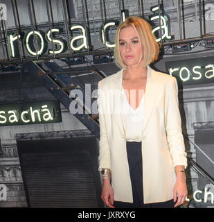 Sao Paulo, Brazil. 15th Aug, 2017. The actress Fiorella Mattheis at the Rosa Chá store to launch the brand's new campaign at Oscar Freire street in São Paulo on the night of Wednesday, 16 Credit: Brazil Photo Press/Alamy Live News Stock Photo