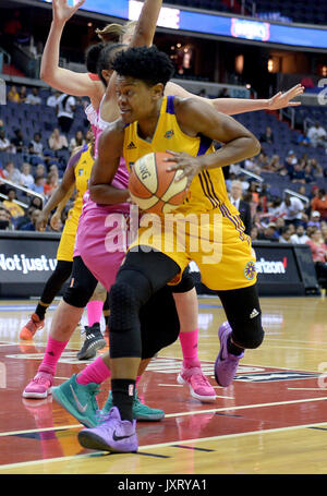 Washington, DC, USA. 16th Aug, 2017. 20170816 - Los Angeles Sparks guard ALANA BEARD (0) makes a move to the basket against Washington Mystics guard KRISTI TOLIVER (20), back, in the first half at the Verizon Center in Washington. Credit: Chuck Myers/ZUMA Wire/Alamy Live News Stock Photo