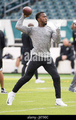 August 17, 2017: Buffalo Bills quarterback Tyrod Taylor (5) looks back  during the NFL game between the Buffalo Bills and the Philadelphia Eagles  at Lincoln Financial Field in Philadelphia, Pennsylvania. Christopher  Szagola/CSM