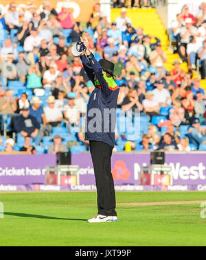 Leeds, UK. 17th Aug, 2017. Umpire signals 6 during the Yorkshire Vikings v Northamptonshire Steelbacks at the Headingley on 20170817 August 2017. Credit: SB Sports Photography/Alamy Live News Stock Photo