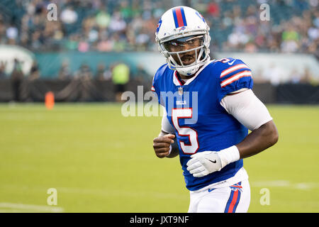 August 17, 2017: Buffalo Bills running back Jonathan Williams (31) catches  the ball during the NFL game between the Buffalo Bills and the Philadelphia  Eagles at Lincoln Financial Field in Philadelphia, Pennsylvania.