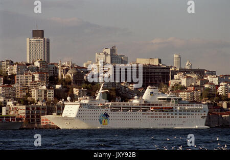 ISTANBUL TURQUIE - ISLAND ESCAPE CRUISER LINER 185 M LONG LARGEST FERRY IN 1982 IN  CITY HARBOUR - ISTANBUL HARBOR - SIVER FILM ©  Frédéric BEAUMONT Stock Photo