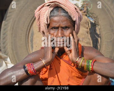 India, Chhattisgarh, Jagdalpur, adivasi woman portrait Stock Photo - Alamy(09)