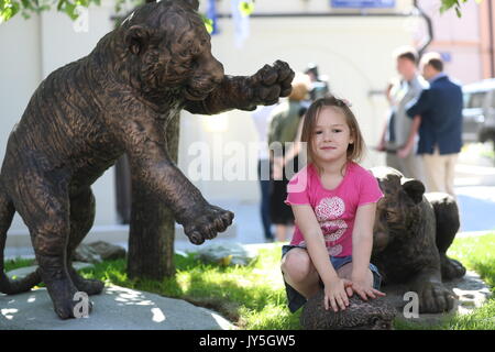 Moscow, Russia. 18th Aug, 2017. Bronze sculptures of Amur tiger cubs playing, unveiled near the Amur Tiger Centre to mark the 172nd anniversary of the Russian Geographical Society. Credit: Sergei Savostyanov/TASS/Alamy Live News