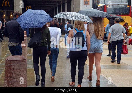 London, UK. 18th Aug, 2017. August showers outside WestministerCathedral in Victoria. Credit: JOHNNY ARMSTEAD/Alamy Live News Stock Photo