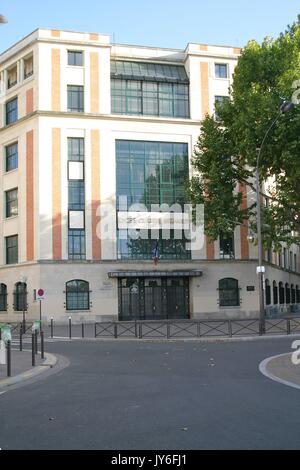 Lycée Claude Bernard, angle Boulevard Murat et Rue de l'Arioste, Paris, 16e arrondissement Photo Gilles Targat Stock Photo