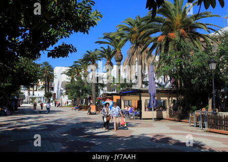 Paseo Alameda pedestrianised street, Tarifa, Cadiz province, Spain Stock Photo