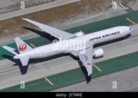 JAPAN AIRLINES BOEING 777-300ER JA741J Stock Photo - Alamy