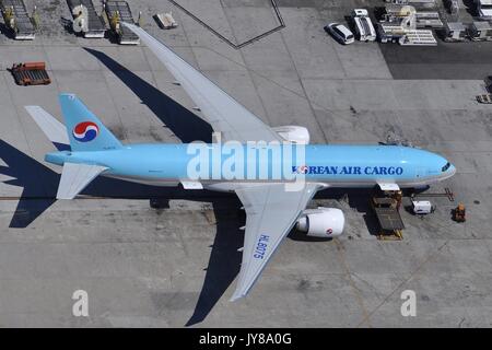 korean-air-cargo-boeing-777-