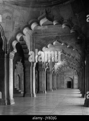 AJAXNETPHOTO. 2ND JANUARY, 1922. AGRA, INDIA. - MOTI MASJID INTERIOR IN AGRA FORT. PHOTO:T.J.SPOONER COLL/AJAX VINTAGE PICTURE LIBRARY REF; 19220201 1023 
