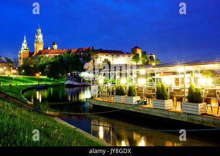 Boat over the vistula river looking at Wavel castle, Krakow, Poland Stock Photo