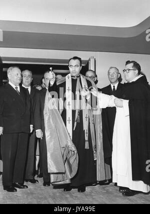 Milton Stover Eisenhower (second from right), President of Johns Hopkins University, at the blessing of the Bologna Center, April 28, 1961. Stock Photo