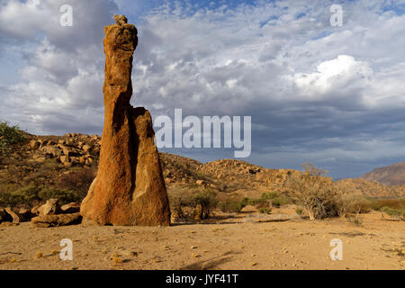 Farm Omandumba (guest farm): Granite rock needle in the Erongo Mountains, Omaruru District, Erongo Region, Namibia Stock Photo