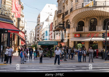 Shopping area downtown Santa Fe New Mexico Stock Photo - Alamy