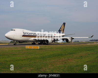 9V SFG Singapore Airlines Cargo Boeing 747 412F   cn 26558, taxiing 22july2013 pic 004 Stock Photo