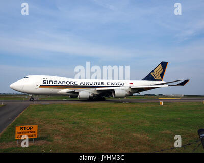 9V SFG Singapore Airlines Cargo Boeing 747 412F   cn 26558, taxiing 22july2013 pic 005 Stock Photo