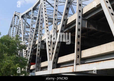 Images taken of bridge spanning the Ohio river from Cincinnati, Ohio to Convington Kentucky. Stock Photo