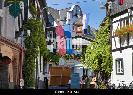 Weinfest im Weinort Winningen, Untermosel, Landkreis Mayen-Koblenz, Rheinland-Pfalz, Deutschland, Europa | Wine festival at the wine village Winningen Stock Photo