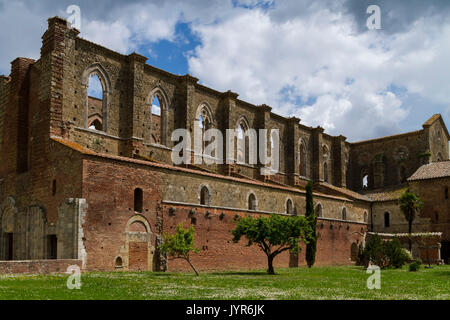 View of the roofless cistercian abbey of San Galgano, near Chiusdino, Siena district, Tuscany, Italy. Stock Photo