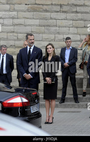 Barcelona, Spain. 20th Aug 2017. King Felipe VI  and Queen Letizia  attending the mass at the Sagrada Familia of Barcelona for the victims of the terror attacks, with the city's Archbishop Cardinal Joan Josep Omella. Families of the 14 victims also attended the service and politicians as Prime Minister Mariano Rajoy, Carles Puigdemont Catalonia’s President, Barcelona´s Mayoress  Ada Colau, and others. Credit: Rosmi Duaso/Alamy Life News Stock Photo