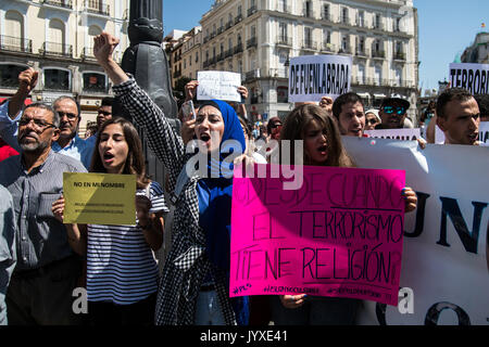 Madrid, Spain. 20th Aug, 2017. Muslim community of Madrid rejecting terrorist attacks in Barcelona under the slogan 'Not in my name'. Madrid, Spain. Credit: Marcos del Mazo/Alamy Live News Stock Photo