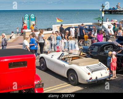 Herne Bay, Kent, UK. 20th Aug, 2017. Classic cars on display on the promenade Herne Bay Kent UK Credit: Martyn Goddard/Alamy Live News Stock Photo