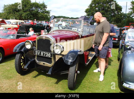 Tewin, UK. 20th Aug, 2017. Tewin Classic Car Show 2017, Tewin, Hertfordshire, UK on 20th August 2017 Credit: KEITH MAYHEW/Alamy Live News Stock Photo