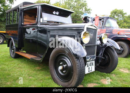 Tewin, UK. 20th Aug, 2017. Tewin Classic Car Show 2017, Tewin, Hertfordshire, UK on 20th August 2017 Credit: KEITH MAYHEW/Alamy Live News Stock Photo