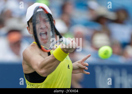 Mason, Ohio, USA. 20th Aug, 2017. Simona Halep (ROU) during the final match at the 2017 Western & Southern Open tennis tournament being played at the Linder Family Tennis Center in Mason, Ohio. Credit: Cal Sport Media/Alamy Live News Stock Photo