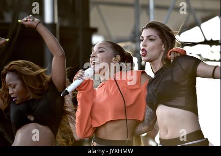 Wantagh, NY, USA. 19th Aug, 2017. Tinashe on stage for 2017 Hot 100 Music Festival - SAT, Northwell Health at Jones Beach Theater, Wantagh, NY August 19, 2017. Credit: Steven Ferdman/Everett Collection/Alamy Live News Stock Photo