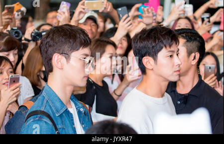 U-Know Yunho and Max Changmin (TVXQ), Aug 21, 2017 : U-Know Yunho (R) and Max Changmin of K-pop duo TVXQ arrive at the Gimpo International Airport in Seoul, South Korea before they depart to Tokyo, Japan to hold a press conference. The K-pop boy band began three-country 'Asian Press Tour' in Seoul on Monday to mark their resumption of activities after they were discharged from about two years of mandatory military service. They will hold a press conference in Tokyo on August 21 and in Hong Kong on August 22, 2017, according to local media. Credit: Lee Jae-Won/AFLO/Alamy Live News Stock Photo