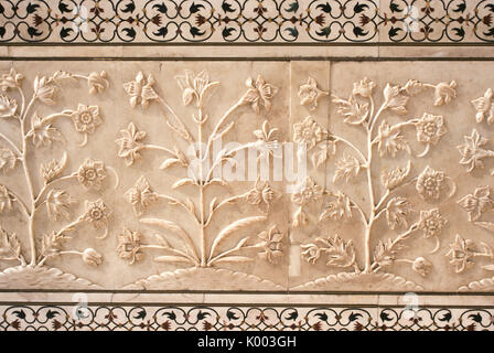 Carved marble and inlay work on exterior of Taj Mahal, Agra, India Stock Photo