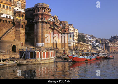 Morning on the Ganges River, Varanasi (Benares, Banaras, Kashi), India Stock Photo