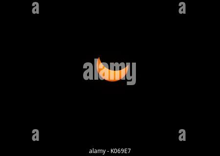 Little Rock, Arkansas, USA. 21st Aug, 2017. The 2017 solar-eclipse in the sky above Arkansas viewed through protective film. Three Sunspots where visible during the event. Ten percent of the sun is still visible during totality at this location according to NASA. Credit: TruvuMedia/Ģ����ý Live News Stock Photo