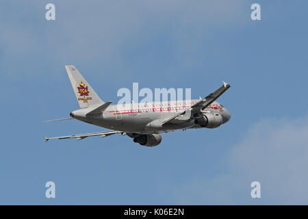 Richmond, British Columbia, Canada. 18th Aug, 2017. An Air Canada Airbus A319 (C-FZUH), painted in special Trans-Canada Airlines (TCA) retro livery, takes off from Vancouver International Airport. Credit: Bayne Stanley/ZUMA Wire/Alamy Live News Stock Photo