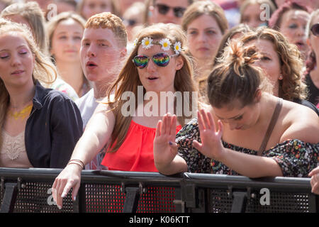 Music fans at Hylands Park,Chelmsford,Essex on Sunday,August 20th at this years V Festival. Stock Photo