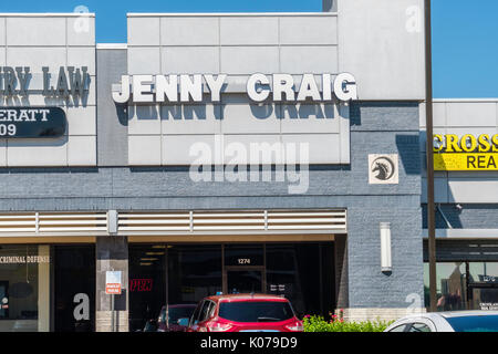 Exterior storefront of a branch office of Jenny Craig, a weight loss system and program. Norman, Oklahoma, USA. Stock Photo