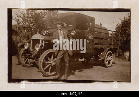 Early Vulcan Petrol Tanker supplying BP motor fuel Stock Photo