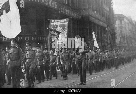 Russian soldiers on parade, Russia, WW1 Stock Photo