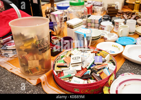 Melaka, Malaysia - Feb 9, 2014. Selling antique at street market in Chinatown, Melaka, Malaysia. Malacca has developed over 500 years of trading and c Stock Photo